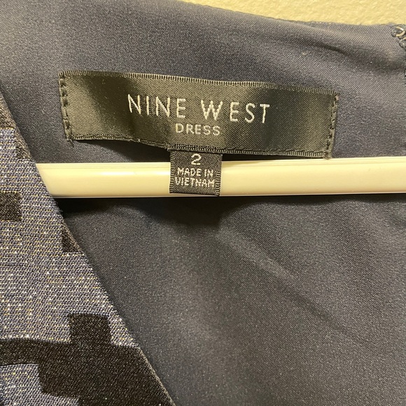 Nine West metallic houndstooth jacquard sheath dress with front pockets - Picture 6 of 8